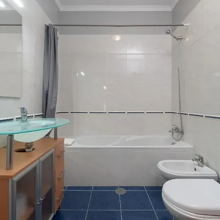 Charming In Villa Funchal (Madeira)