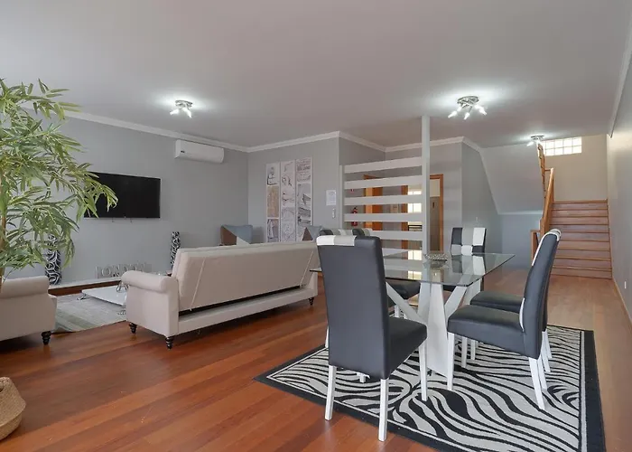 וילה Charming In פונשל