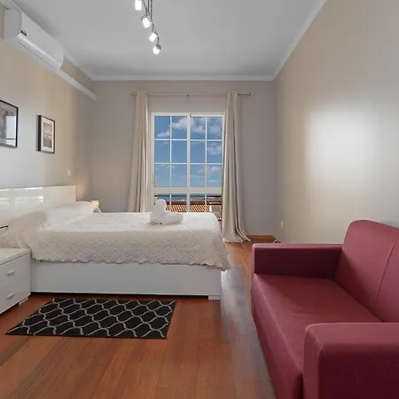 Charming In Villa Funchal (Madeira)